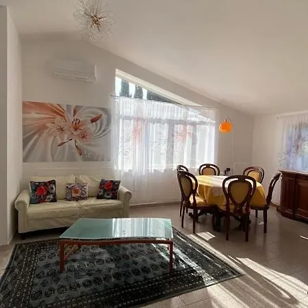 Casa Maria Della Rocca